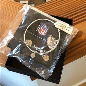 New Alex and Ani Patriots bracelet